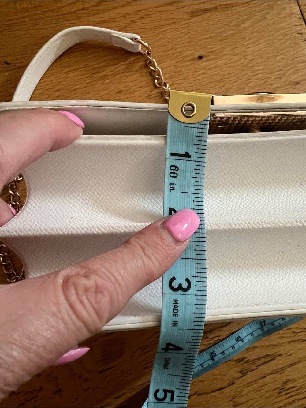 NWOT - White Tweed Crossbody Shoulder Bag with Gold Chain - Picture 10 of 11